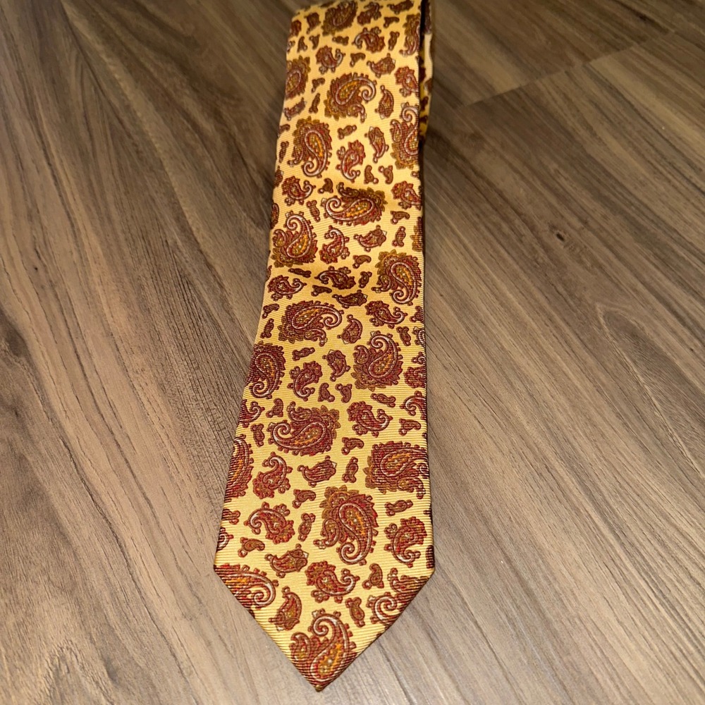 Peter Millar Hand Folded Neckwear Silk Paisley Tie - Men's new with tag